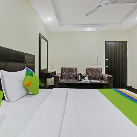 โฮเต็ล ไซน์ คอนทิเน็นทอล Hotel เดลี ภายนอก รูปภาพ