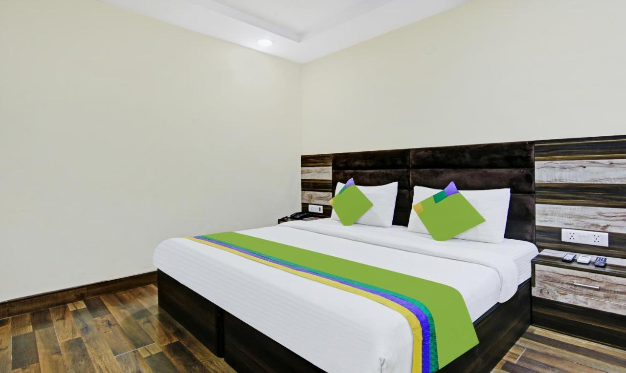 โฮเต็ล ไซน์ คอนทิเน็นทอล Hotel เดลี ภายนอก รูปภาพ