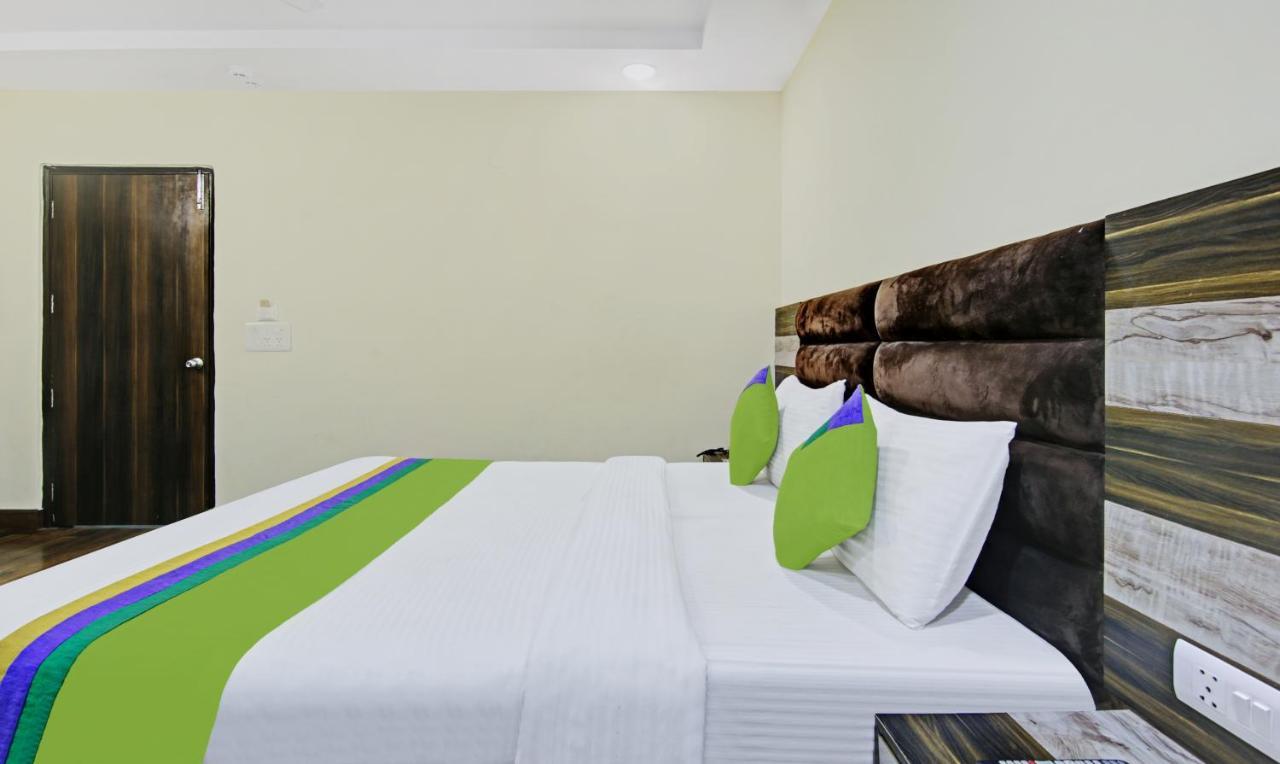 โฮเต็ล ไซน์ คอนทิเน็นทอล Hotel เดลี ภายนอก รูปภาพ