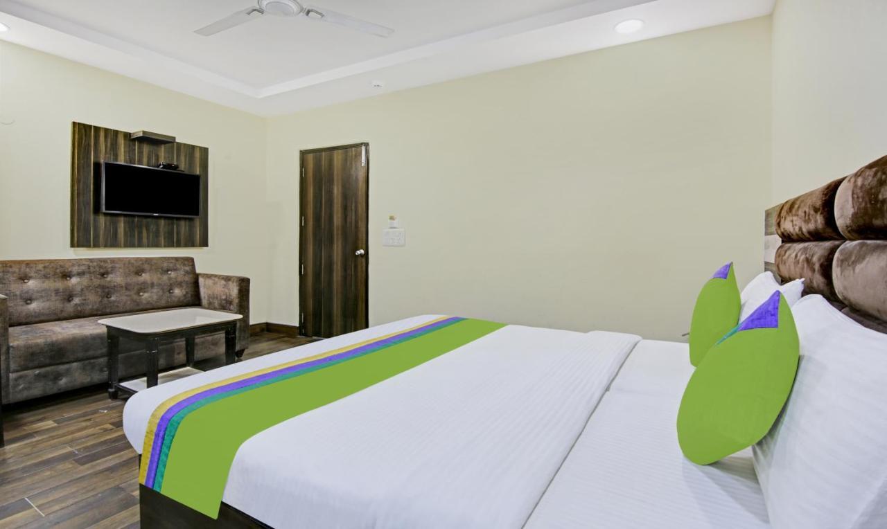 โฮเต็ล ไซน์ คอนทิเน็นทอล Hotel เดลี ภายนอก รูปภาพ