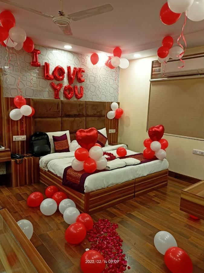 โฮเต็ล ไซน์ คอนทิเน็นทอล Hotel เดลี ภายนอก รูปภาพ