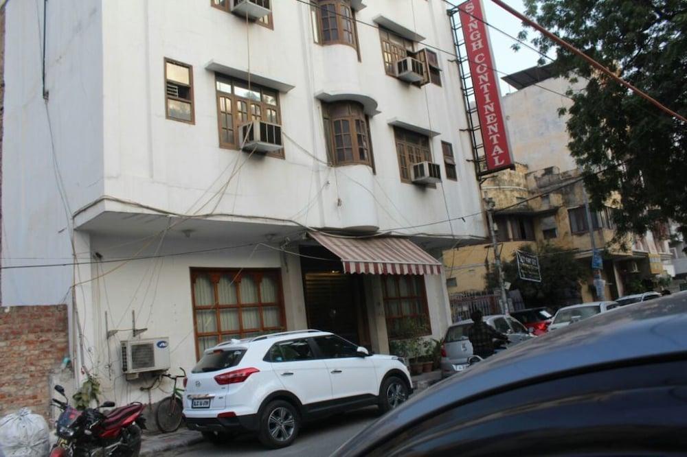 โฮเต็ล ไซน์ คอนทิเน็นทอล Hotel เดลี ภายนอก รูปภาพ