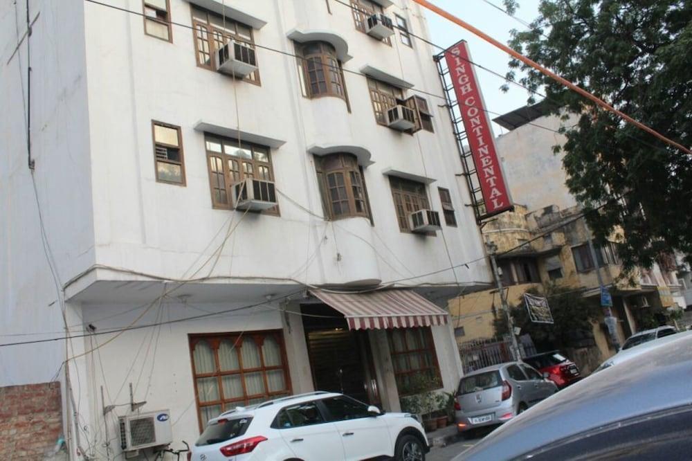 โฮเต็ล ไซน์ คอนทิเน็นทอล Hotel เดลี ภายนอก รูปภาพ